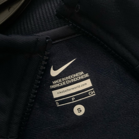 Nike zip up jacket (size small) - Picture 2 of 3